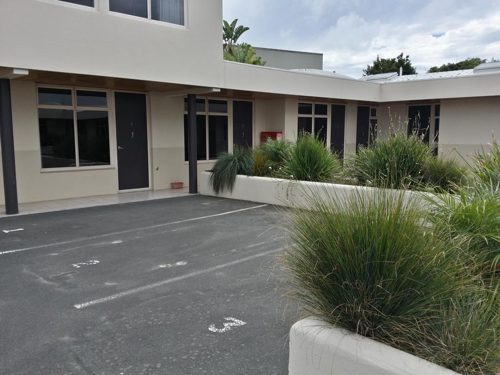 Pacific Motor Inn Mount Maunganui Exterior photo