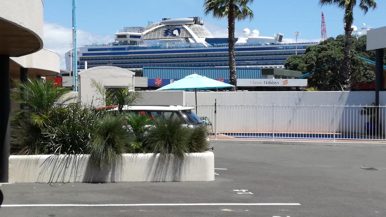 Pacific Motor Inn Mount Maunganui Exterior photo