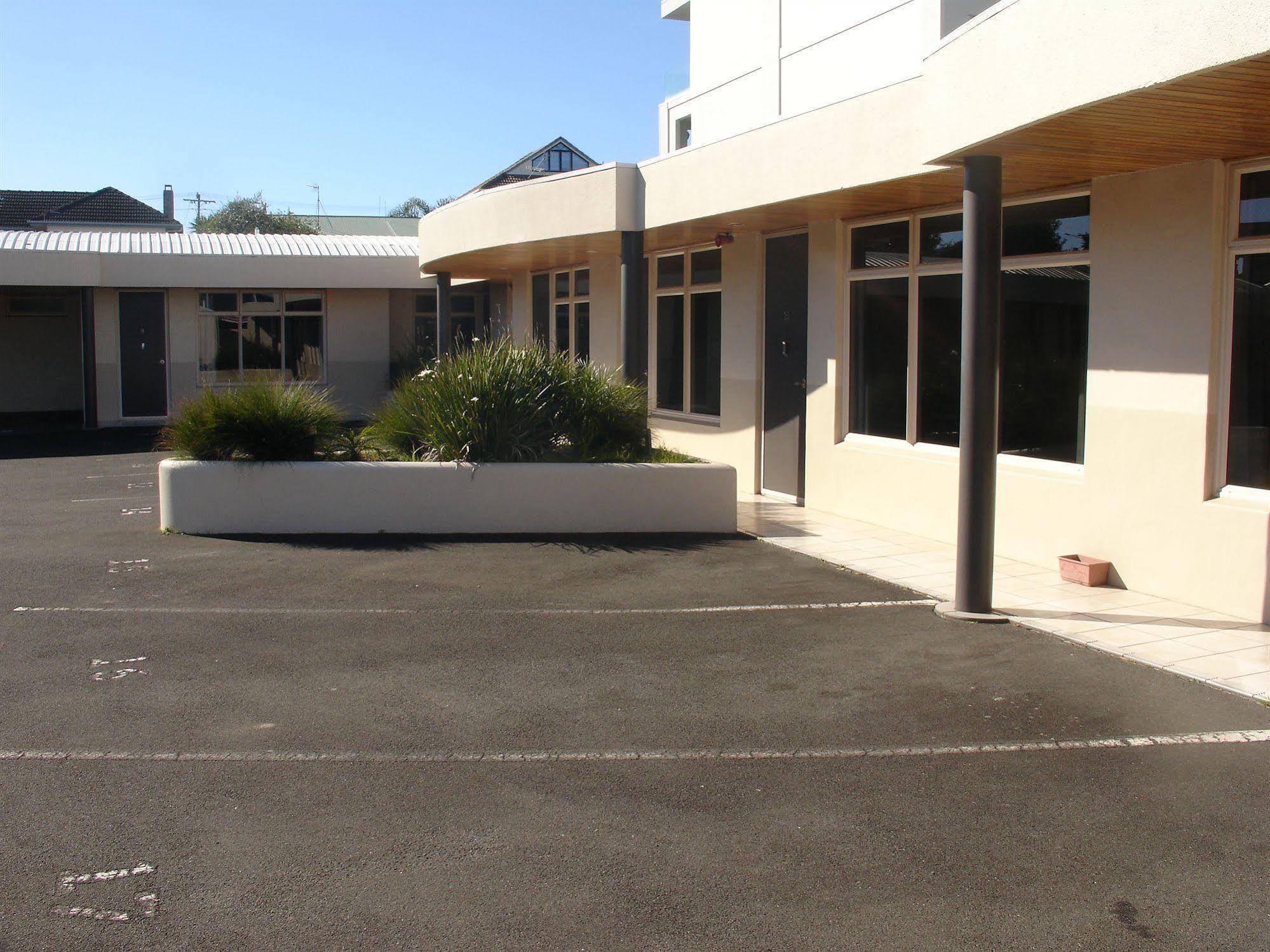 Pacific Motor Inn Mount Maunganui Exterior photo